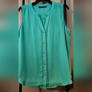 Apt 9 women teal sleeveless button up top.